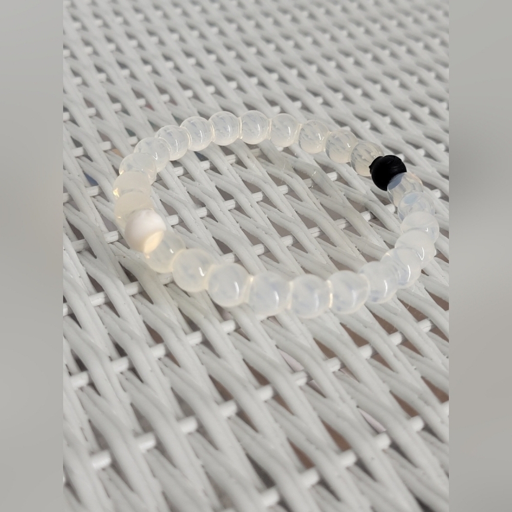 LOKAI White and Black Beaded Bracelet